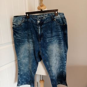 BLUES SOCIETY DISTRESSED DESIGN CAPRIS SZ 22W